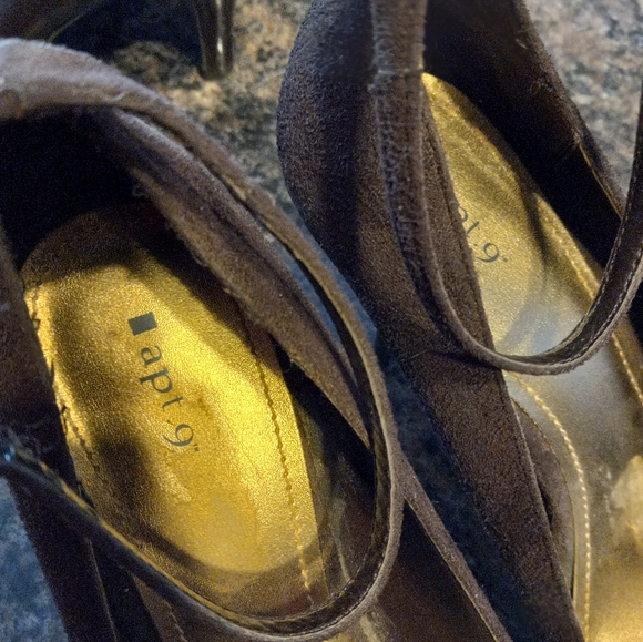 Brown high heels size 8 - Picture 2 of 2